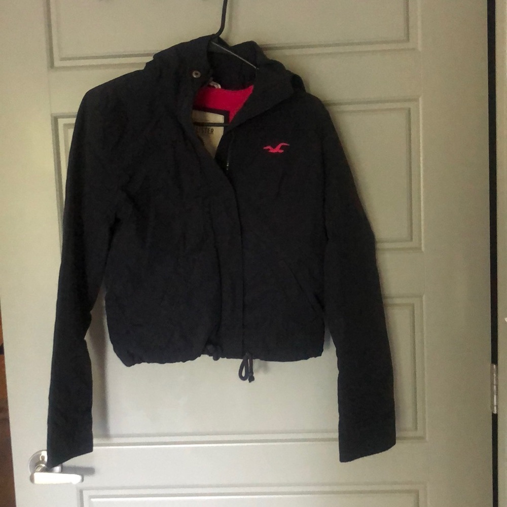 Hollister rain jacket. Very good condition. Even like new. Size M